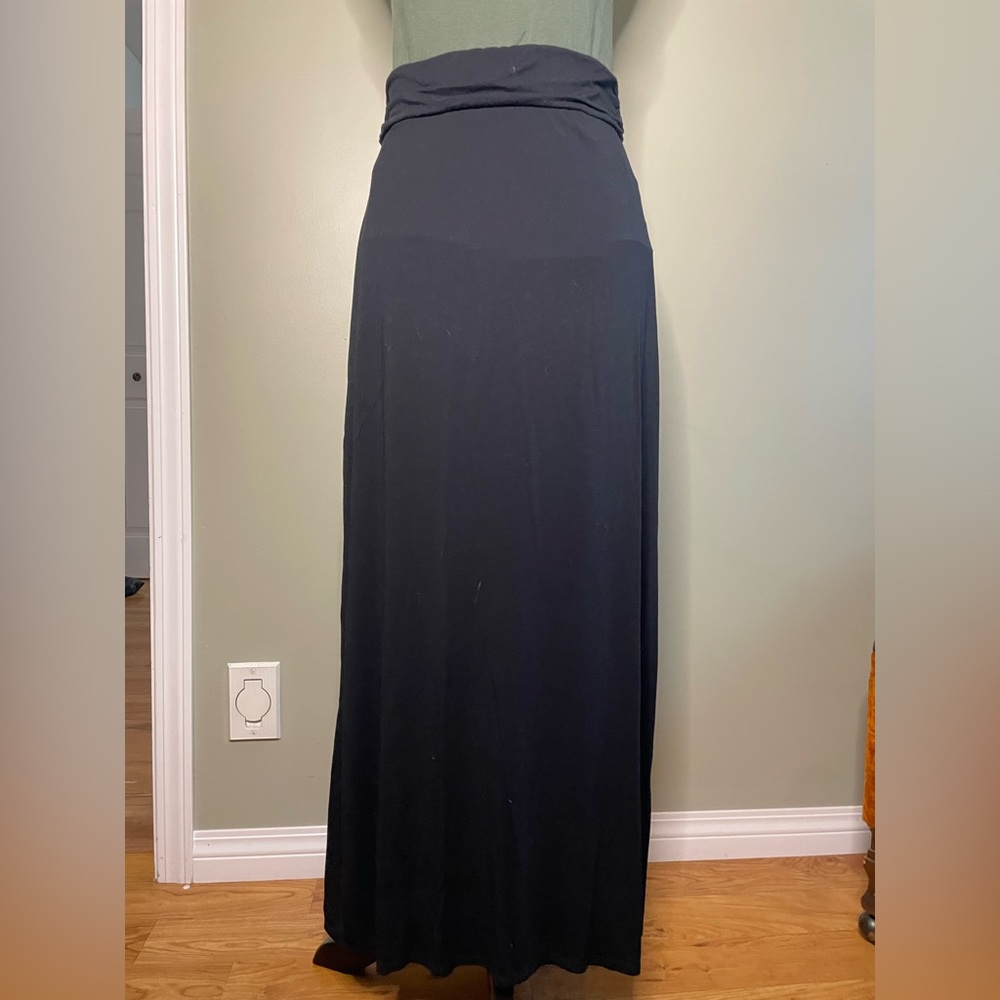 Black stretchy maxi skirt
